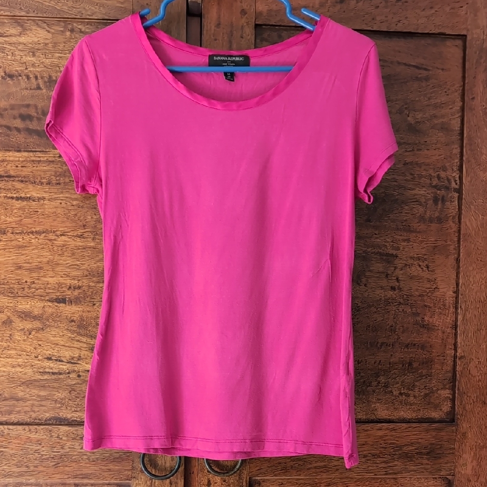 Banana Republic Fuchsia Short Sleeve Tee Satin Trim Medium
